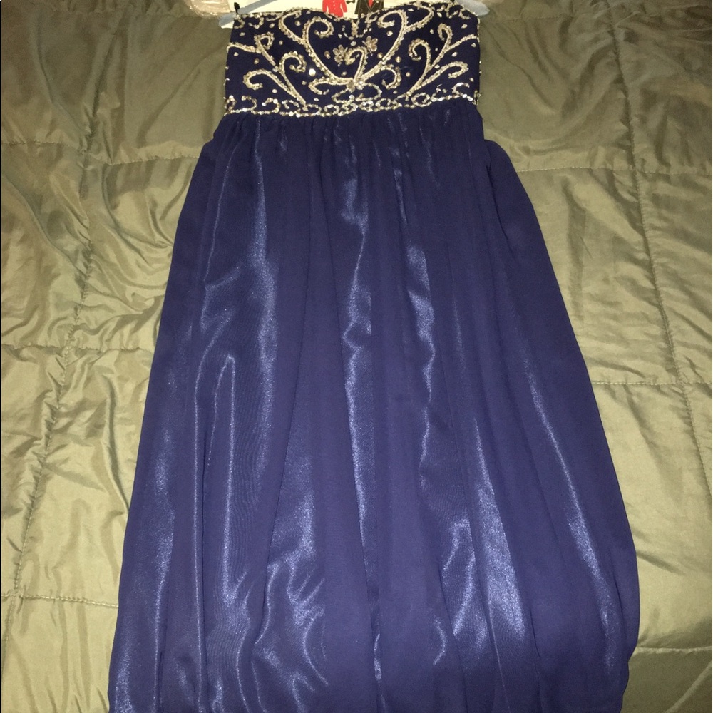 Floor length navy prom dress